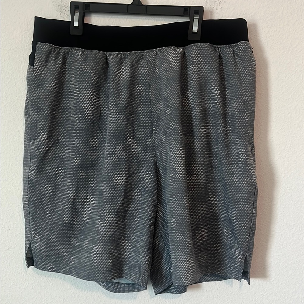 OLD NAVY ACTIVE Black & Gray Printed Lined Athletic Shorts